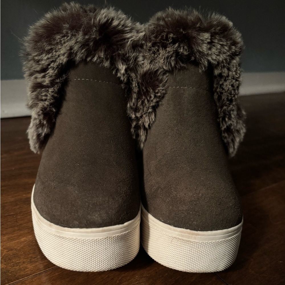 J Slides Faux Fur Trim Slip-On Women's Boot Sneakers - Picture 2 of 9